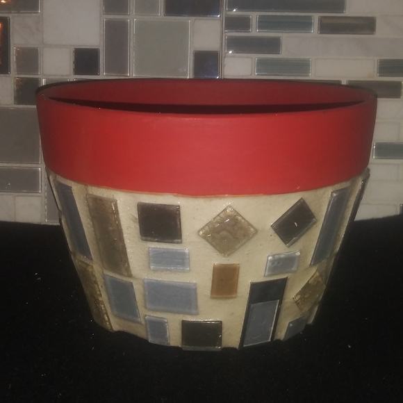 Mosaic flower pot - Picture 1 of 2